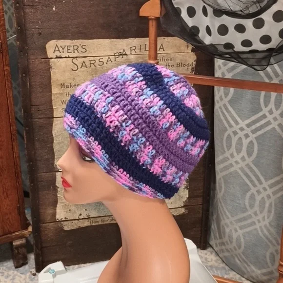 M9 Handmade Purple Pink Tone Crochet Striped Beanie Cap Hat Toboggan - Picture 3 of 4